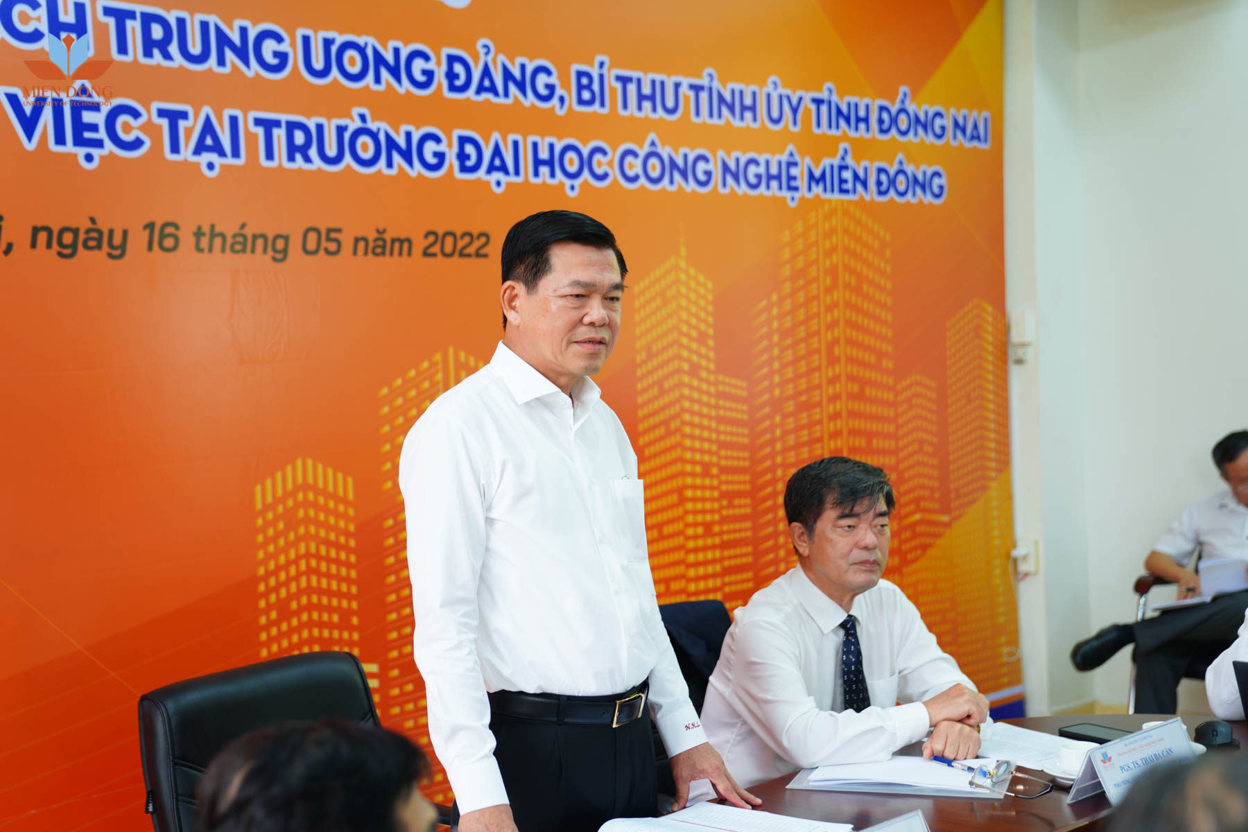 Bi thu tinh uy Nguyen Hong Linh-1