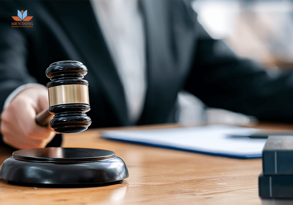 Luật-tài-chính-ngân-hàng-là-gì