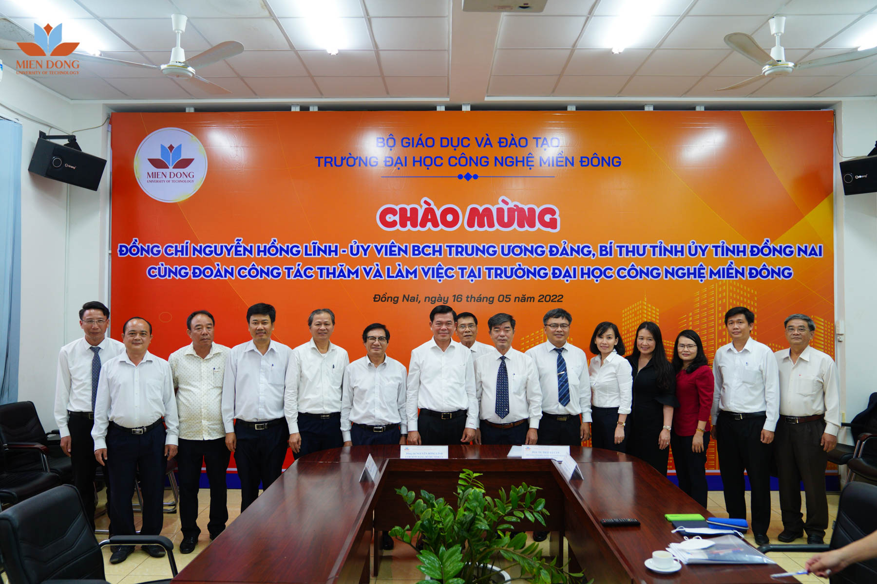 Toan canh buoi lam viec voi bi thu tinh uy Nguyen Hong Linh-1