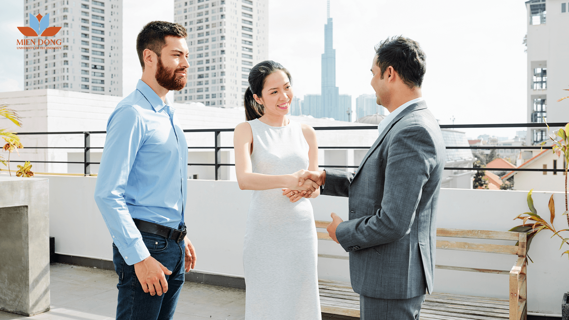 nganh kinh doanh quoc te la gi