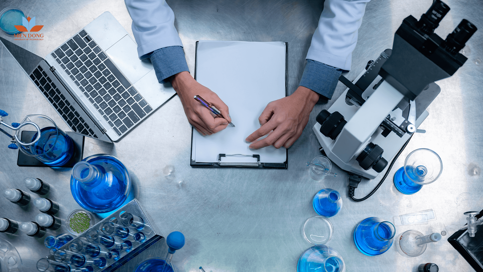 banner-san-xuat-va-phat-trien-thuoc