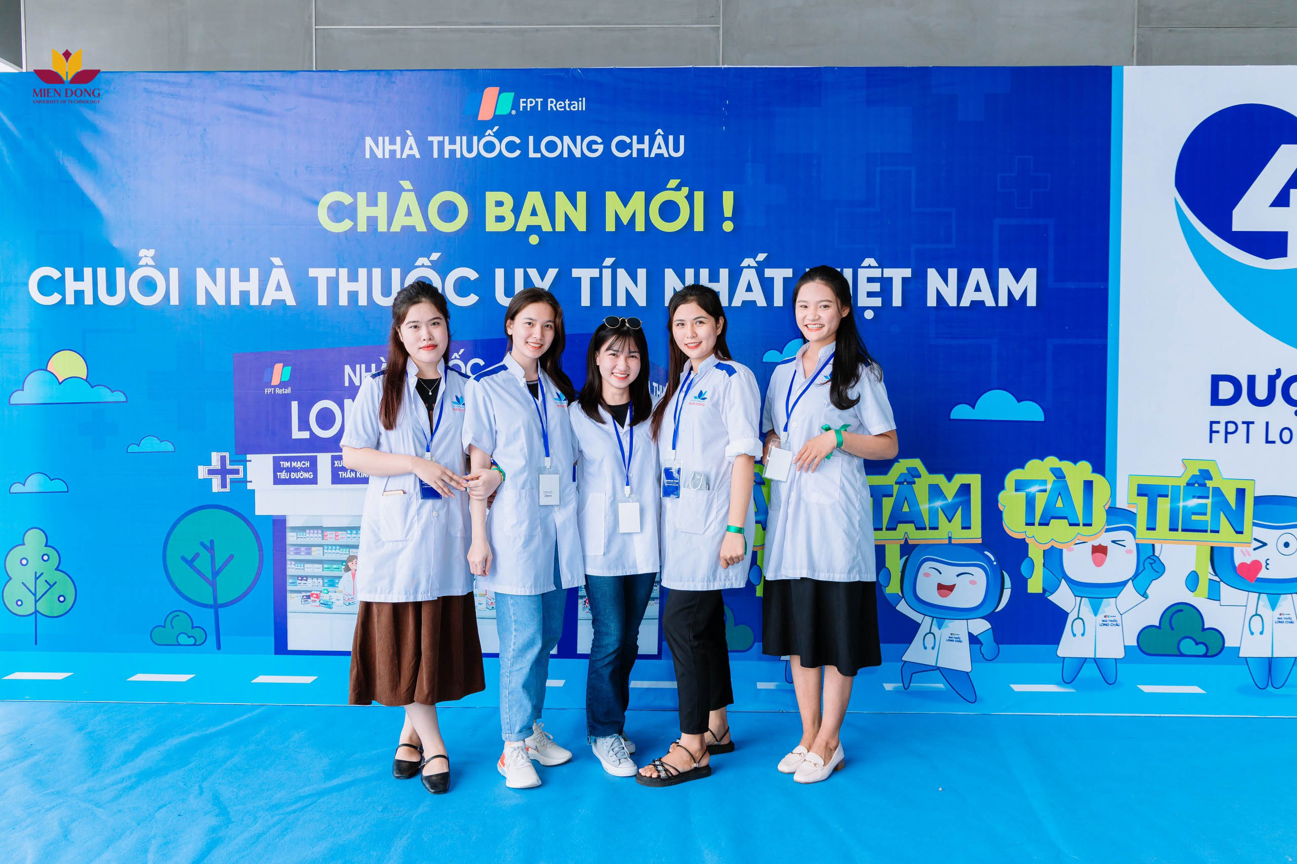 1 ngày trải nghiệm FPT Company Tour - FPT Long Châu cùng MIT-ers
